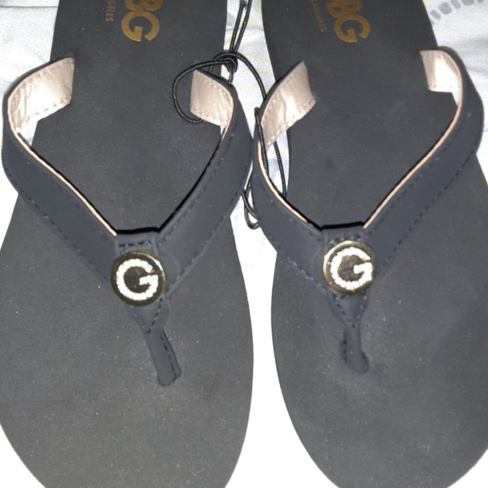 Guess 5 flip flops